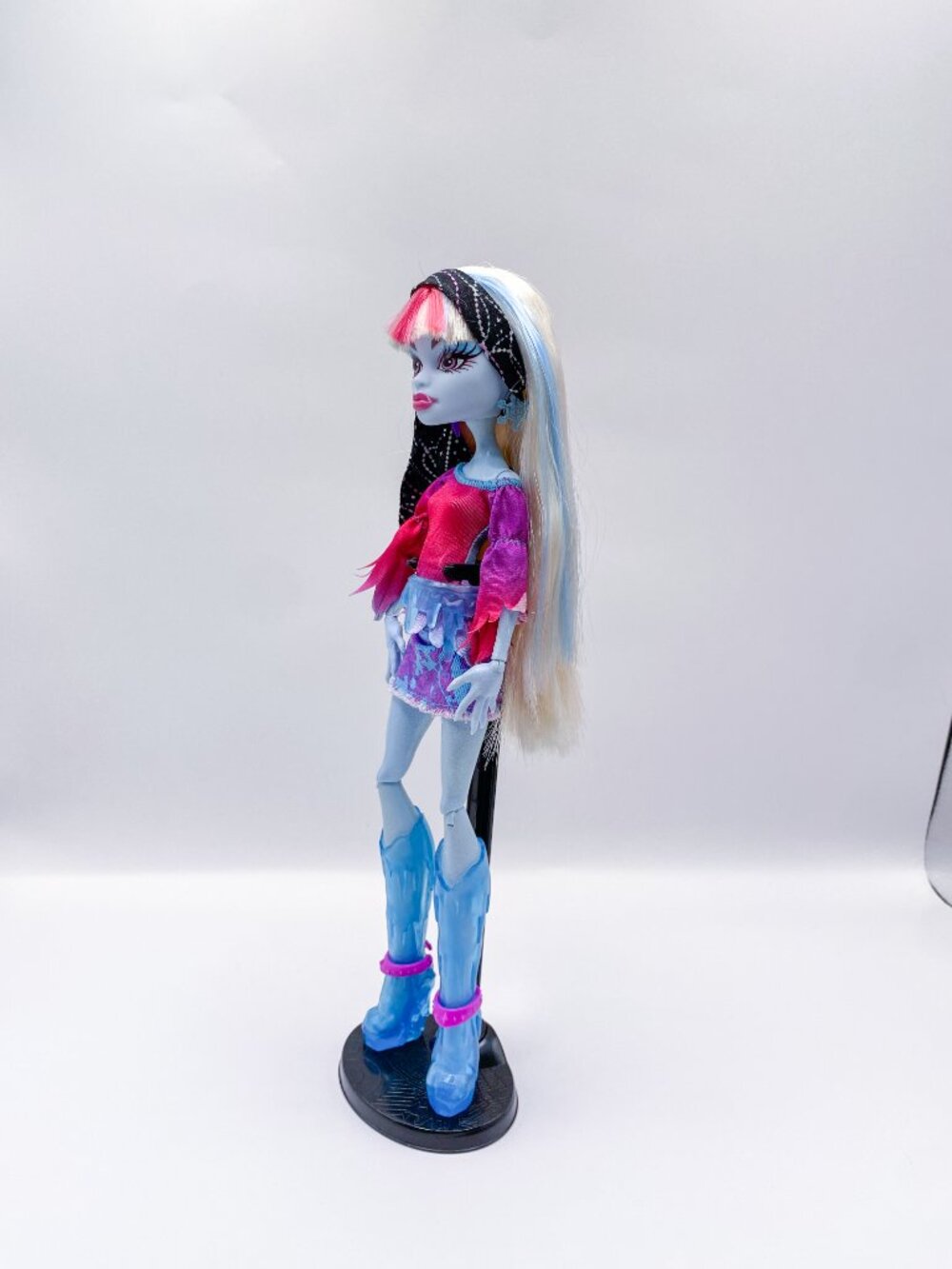 Monster High Abbey Bominable Doll Music Festival 2013 EUC Missing V.I.M. Pass - Picture 2 of 4